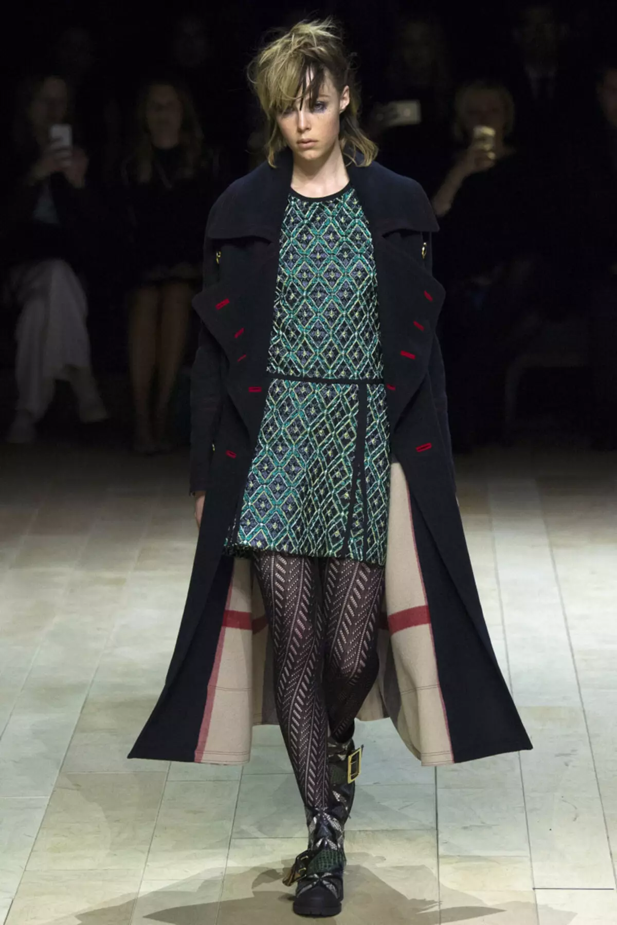 Burberry Coat (80 fotos): model de dona Brit i altres de Barberry 327_44