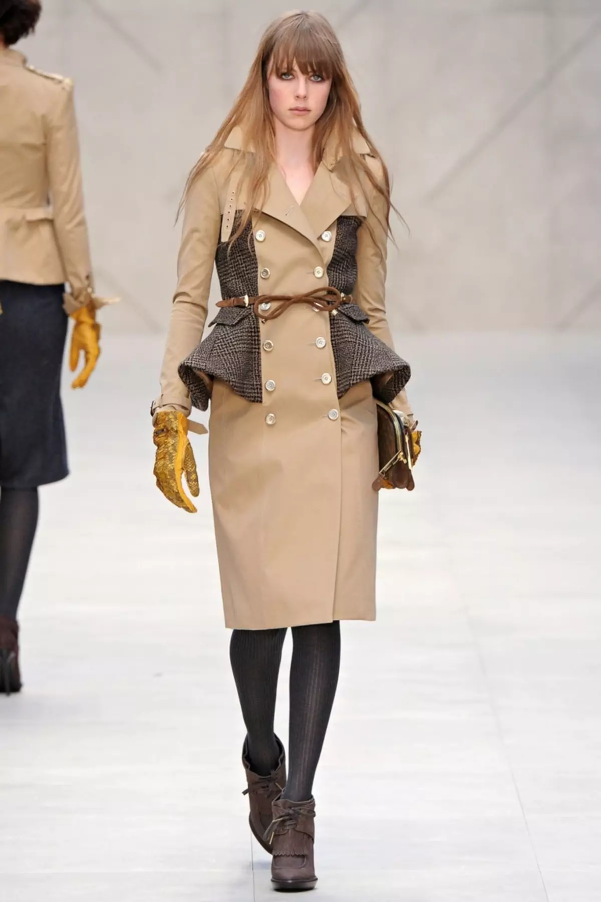 Burberry Coat (80 Foto): Női Modell Brit és mások Barberry-től 327_49