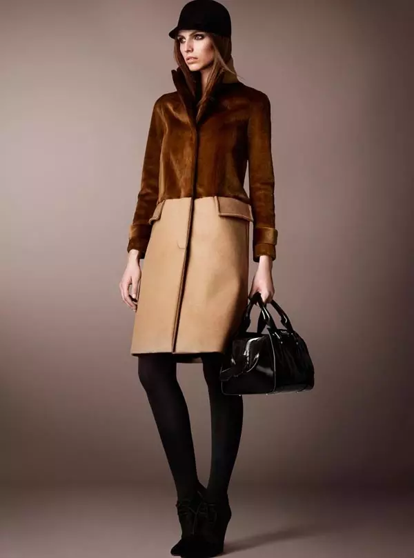 Burberry Coat (80 argazki): Emakumeen eredua Brit eta beste batzuk Barberry 327_5