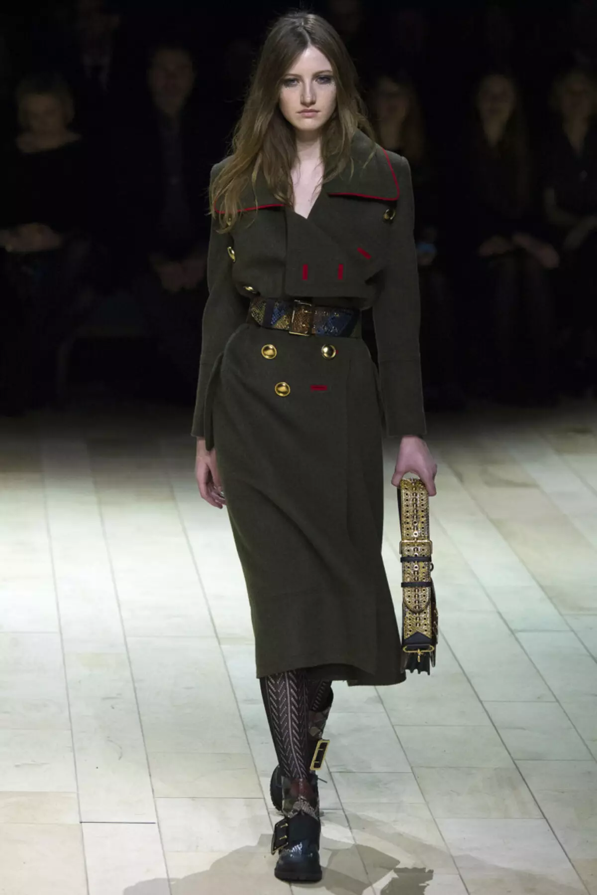 Burberry Coat (80 fotografií): Dámský model Brit a další z Dřišťálů 327_62