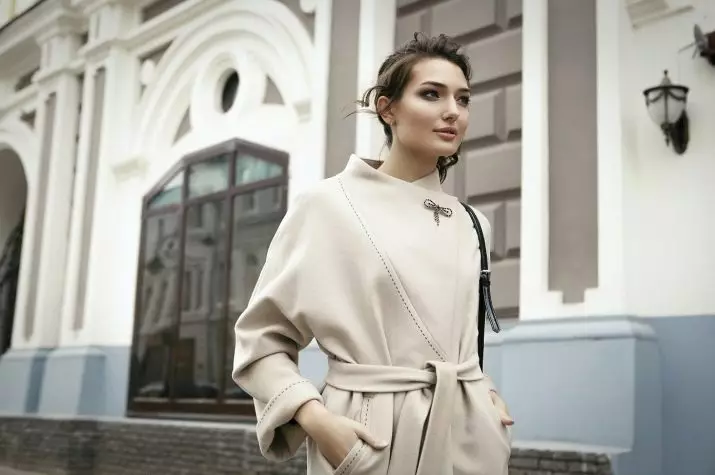 Burberry Coat (80 fotografií): Dámský model Brit a další z Dřišťálů 327_64