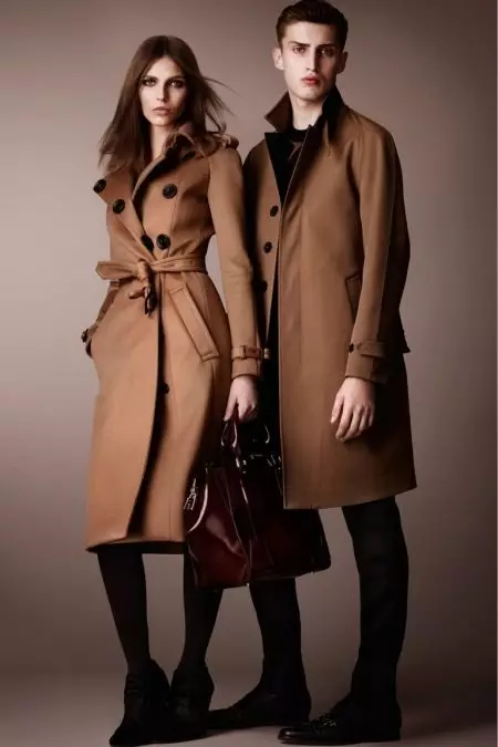 Burberry Coat (80 fotoj): Virina modelo Brit kaj aliaj de Barberry 327_74