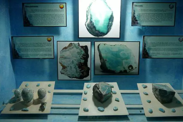 Larimar (29 ფოტო): ჯადოსნური და სხვა თვისებები ქვის დომინიკის რესპუბლიკა. როგორ მივიღოთ მინერალური? როგორ გამოვყოთ ბუნებრივი ქვა ყალბიდან? 3282_3