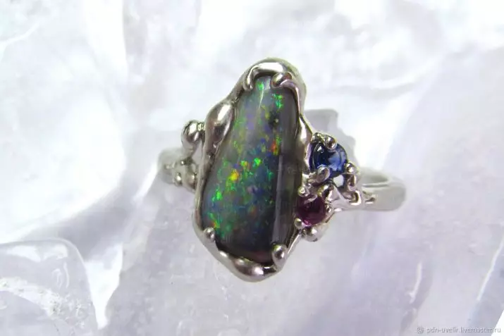 Black Opal (22 fotos): màgia i altres propietats de la pedra australiana. Com distingir l'opal natural de la falsificació? 3284_21