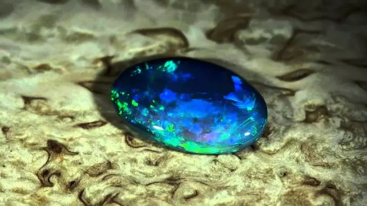 შავი Opal (22 ფოტო): ავსტრალიის ქვის ჯადოსნური და სხვა თვისებები. როგორ გამოვყოთ ბუნებრივი ყალბი ყალბი? 3284_9