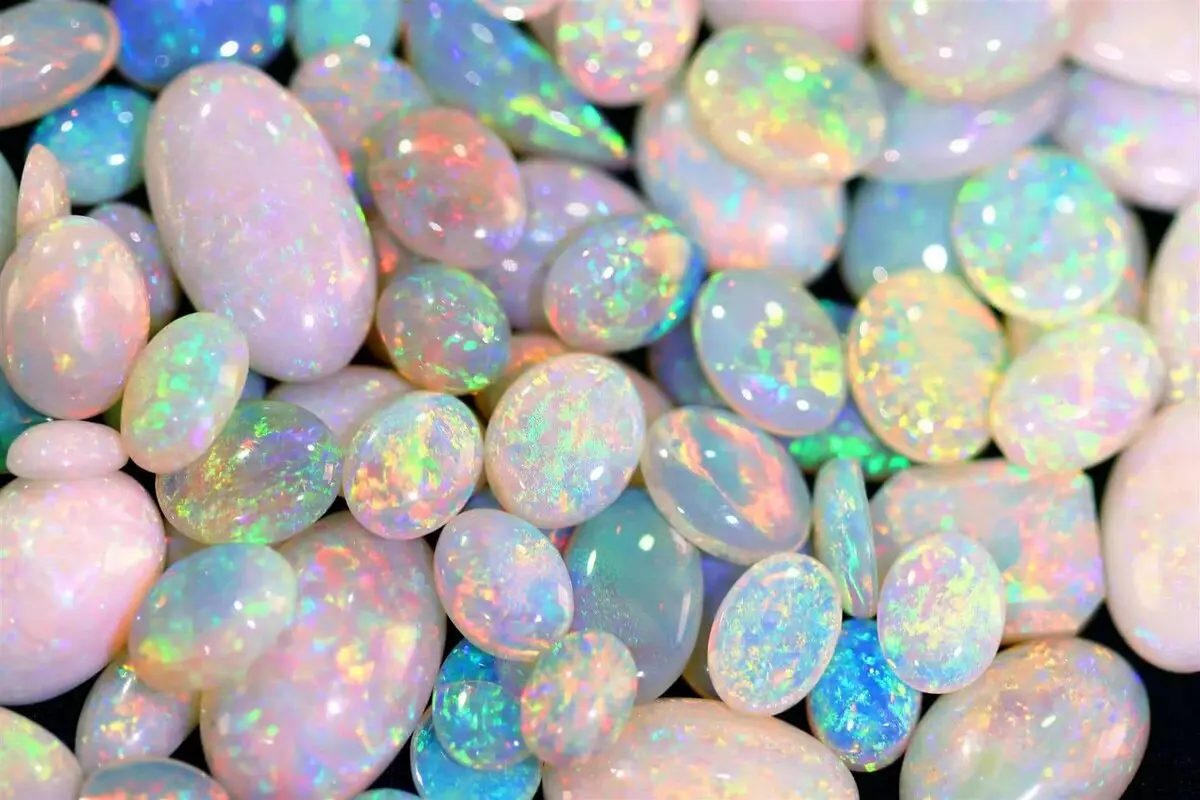 Putih Opal (23 foto): Properti Susu Batu, Spesies, Deskripsi 3286_7