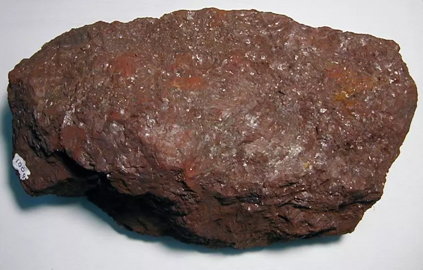 Hematita (47 slike): Healing i magične osobine kamena. Mineralna vrijednost, boja i aplikacija. Kako razlikovati prirodni kamen od lažnog? Kako on izgleda kao i ono kamenje u kombinaciji? 3293_32