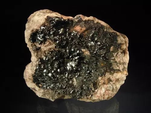 Hematita (47 slike): Healing i magične osobine kamena. Mineralna vrijednost, boja i aplikacija. Kako razlikovati prirodni kamen od lažnog? Kako on izgleda kao i ono kamenje u kombinaciji? 3293_5