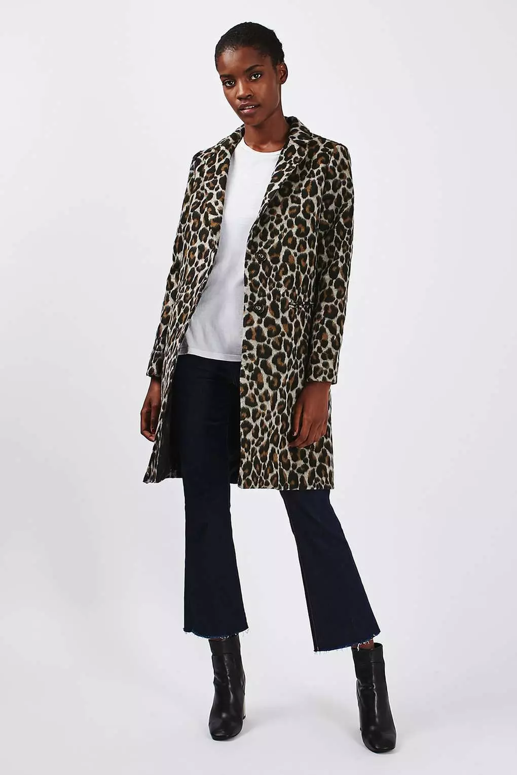 I-leopard Fur Coat (iifoto ezingama-46): Iimodeli ezinombala wengwe kunye noboya bengwe 330_21