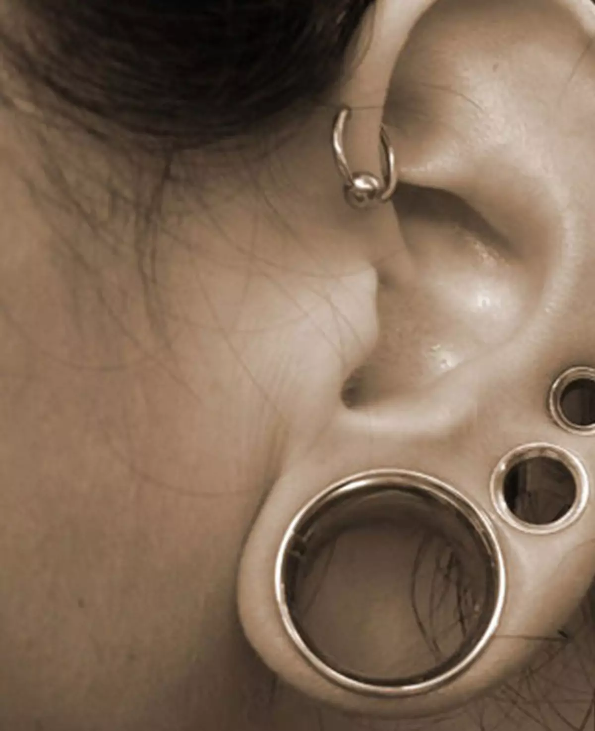 Boucles d'oreilles pour piercing (94 photos): Modèles d'oreille, nombril et nez, or pour langue et lèvres et autres types 3311_41
