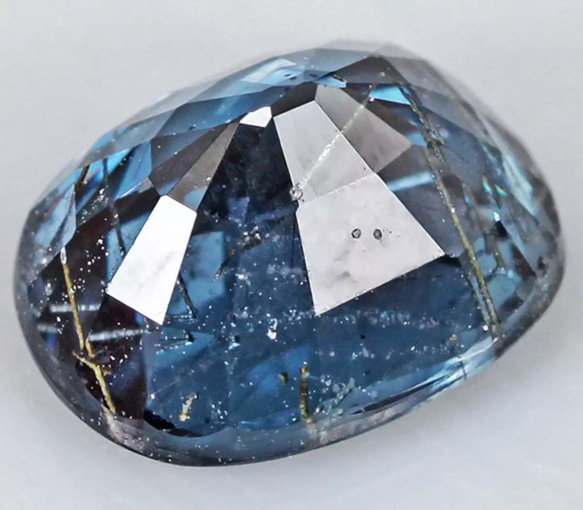 Granat (60 fotografij): Je to dragocen ali poldragi kamen? Magic in Terapevtske lastnosti granate, vrste minerala, njegov pomen za žensko 3312_28
