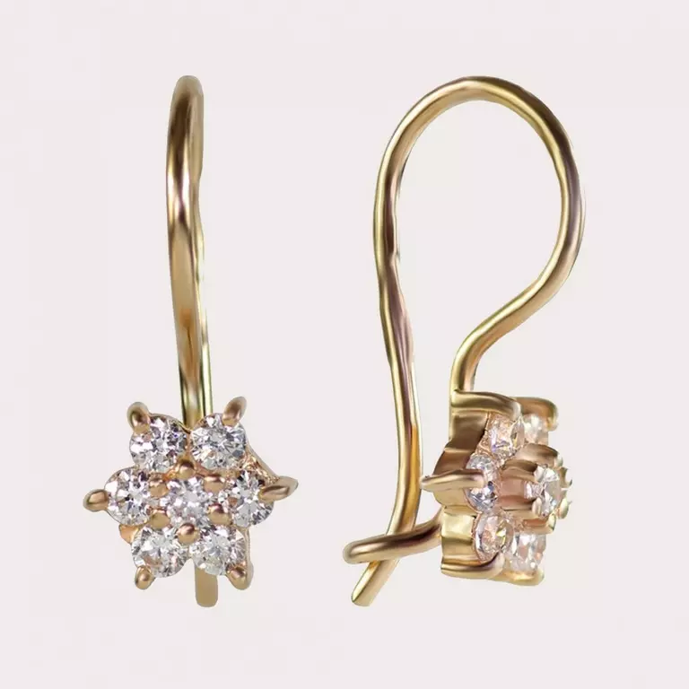 Gold Earrings (137 mga larawan): Fashion Earrings 2021 sa anyo ng mga pusa, singsing, butterflies at ilong para sa mga kababaihan na may perlas at dilaw na ginto 3317_112