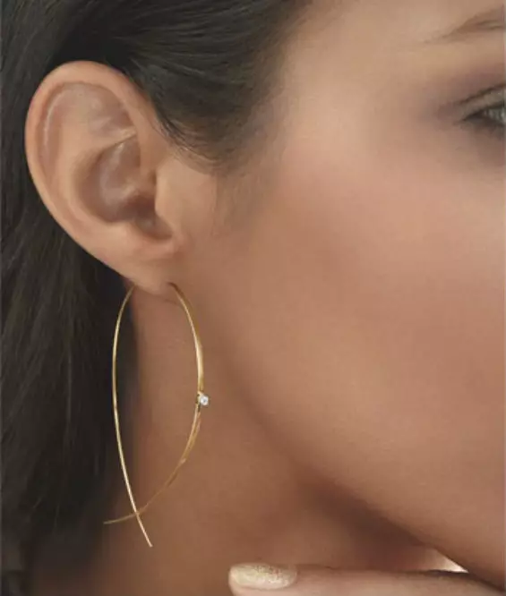 Gold kõrvarõngad (137 fotot): Fashion kõrvarõngad 2021 kujul kassid, rõngad, liblikad ja nina naised pärl ja kollane kuld 3317_125