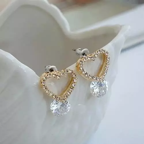 Guld øreringe (137 Billeder): Mode øreringe 2021 i form af katte, ringe, sommerfugle og næse til kvinder med perle og gul guld 3317_98