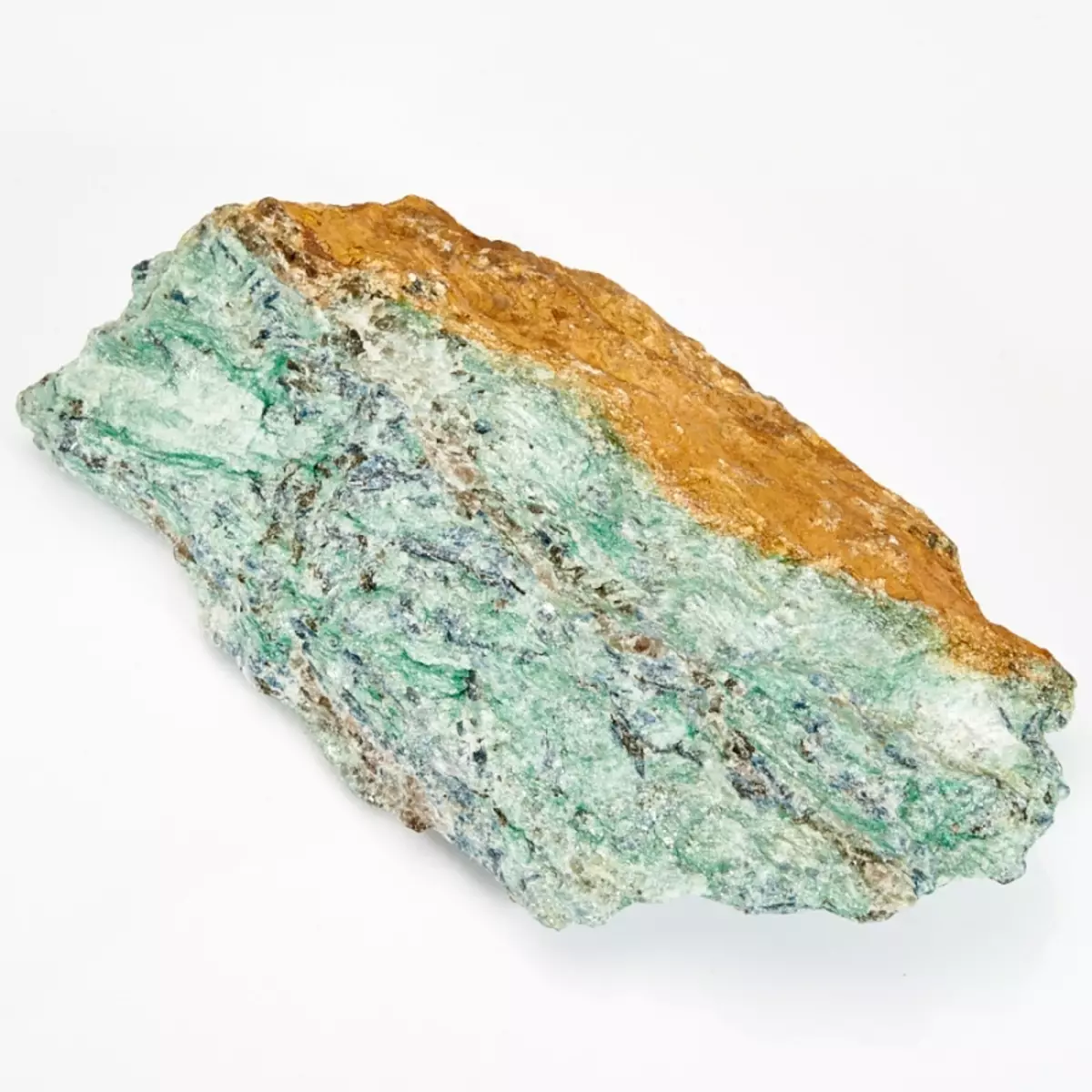 Fucet (16 فوٹو): معدنیات کی اصل اور خصوصیات. یہ پتھر کیسے بنایا گیا تھا؟ کیا یہ پتھر کسی دوا یا جادو کی خصوصیات کا مالک ہے؟ 3320_2