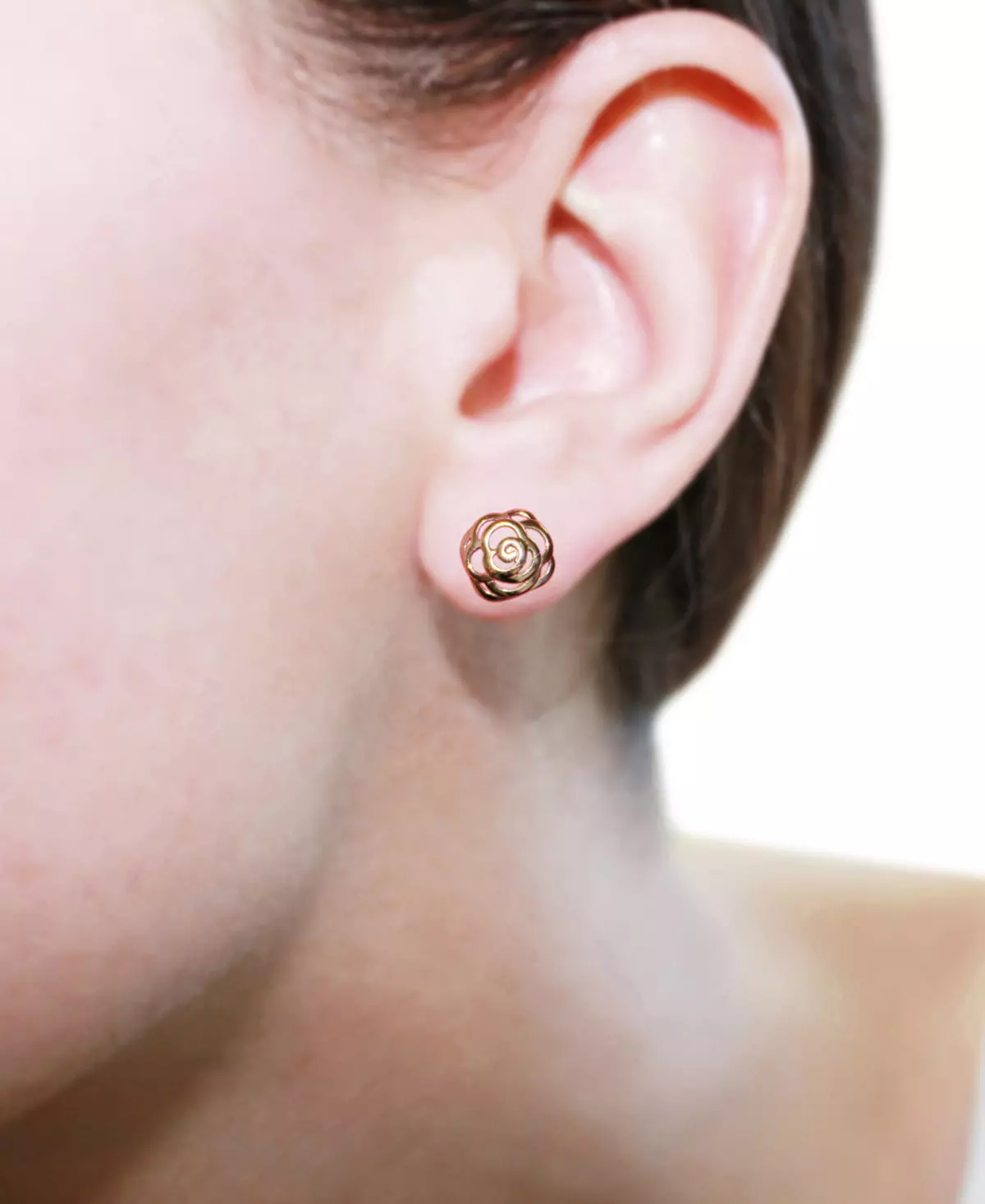 Boucles d'oreilles en or sans pierres (48 photos): Modèles sans inserts, types d'oreilles en or jaune sans pierres 3325_19