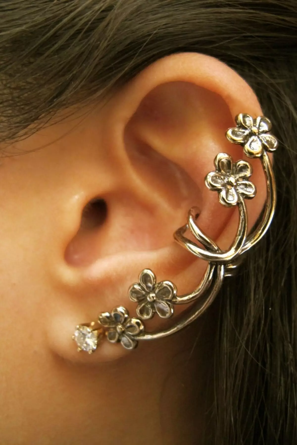 Earrings Selingkuh (19 Foto): Anting-anting bergaya yang bisa dipakai tanpa tusukan 3331_16