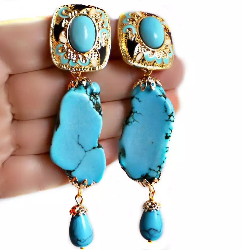 Earringen mei turquoise (86 foto's): modellen yn goud en sulveren, stijlvol ilveren earringen mei natuerlike turquoise 3335_74