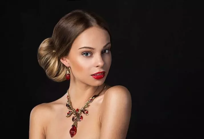 Earrings dengan Ruby (66 foto): Anting Emas dan Perak, Model Perak Bergaya Seperti Maskot 3337_26