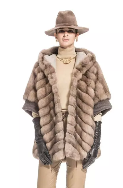 Braschi fur coats (46 mga larawan): mga modelo ng Italyano at ang kanilang mga tampok, mga review tungkol sa kompanya ng tanso 333_23