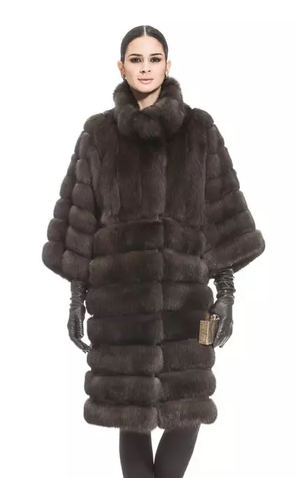 Braschi Fur пальто (46 сүрөт): италиялык моделдер жана алардын өзгөчөлүктөрү, алардын фирмасы жөнүндө сын-пикирлер 333_29