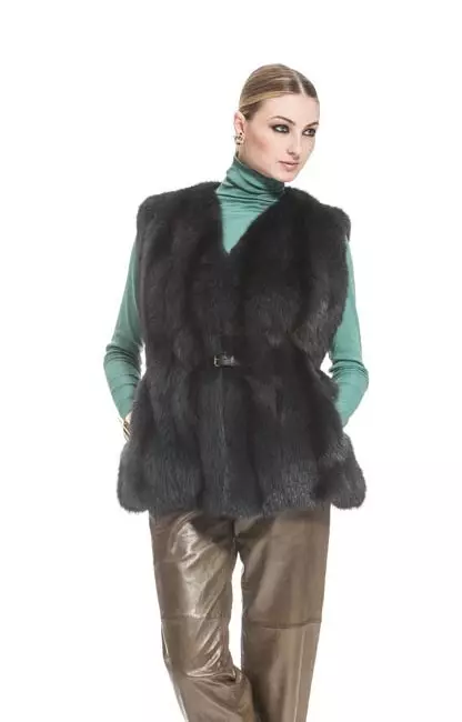 Braschi Fur Coats (46 zdjęć): Włoskie modele i ich funkcje, opinie o firmie mosiądzu 333_31