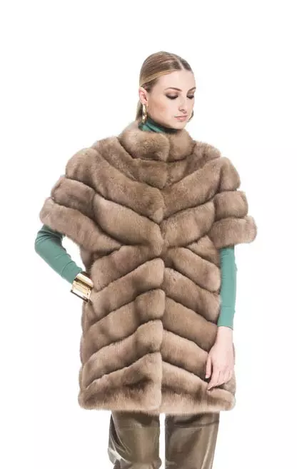 Braschi fur coats (46 mga larawan): mga modelo ng Italyano at ang kanilang mga tampok, mga review tungkol sa kompanya ng tanso 333_40