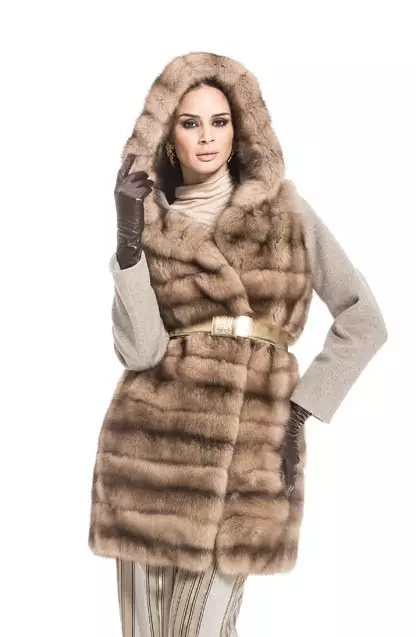 Braschi Fur пальто (46 сүрөт): италиялык моделдер жана алардын өзгөчөлүктөрү, алардын фирмасы жөнүндө сын-пикирлер 333_43