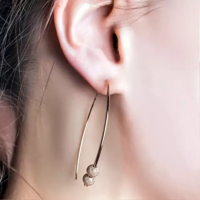 Gouden ketting oorbellen (47 foto's): oorbellen in de vorm van een keten, functies, kosten 3343_9