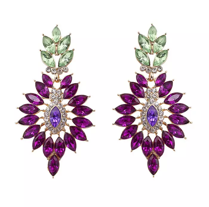 Earrings dengan Mountain Crystal (56 Foto): Anting-Anting Bergaya dengan Batu Trendy dalam Emas 3349_17
