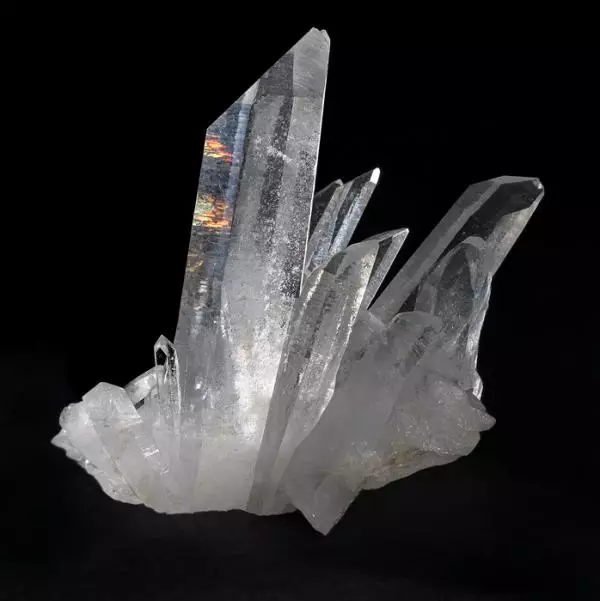 Earrings dengan Mountain Crystal (56 Foto): Anting-Anting Bergaya dengan Batu Trendy dalam Emas 3349_2
