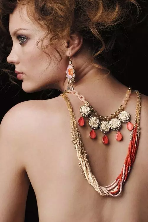 Earrings with coral (67 photos): Black Desert earrings from red coral, model with natural coral 3355_22