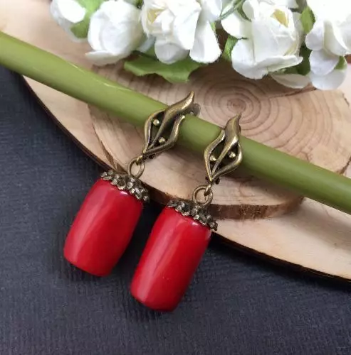 Earrings with coral (67 photos): Black Desert earrings from red coral, model with natural coral 3355_26