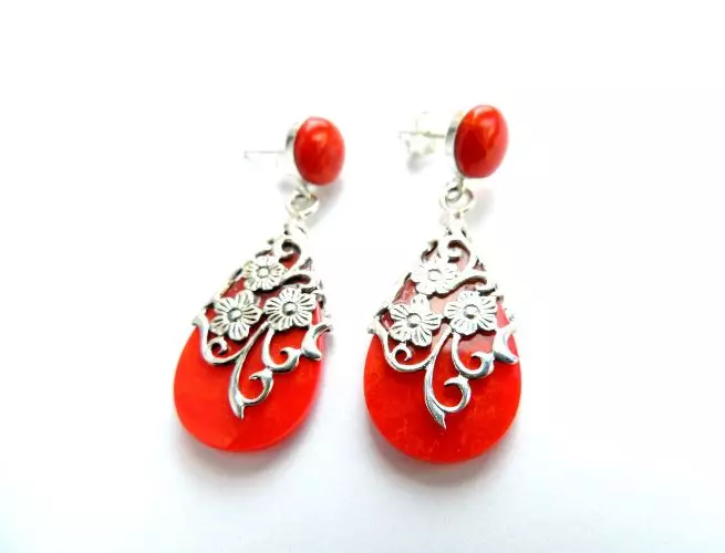 Earrings with coral (67 photos): Black Desert earrings from red coral, model with natural coral 3355_27
