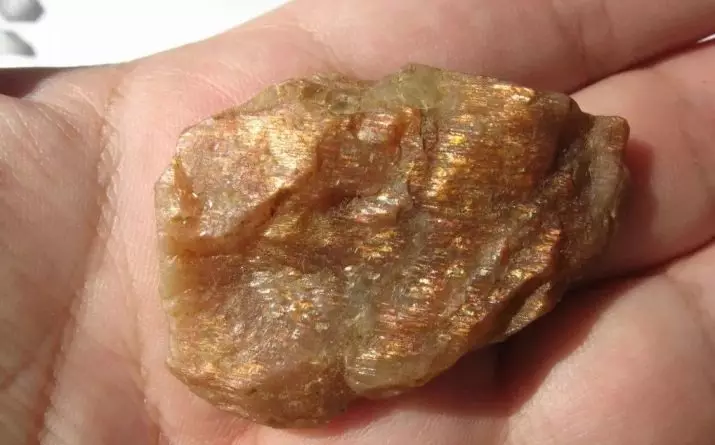 მზიანი ქვა (27 ფოტო): რა არის ეს? Magic და თერაპიული თვისებები Oregon მინერალური, Helicitis ინდოეთიდან 3366_27