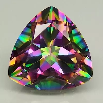 Rainbow Quartz: Description et propriétés du quartz mystique. Qui vient de la pierre mystique? 3368_2