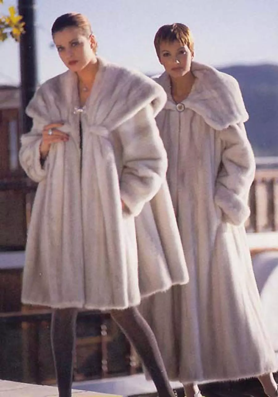 Grey Fur Coat (65 wêne): Modelên Fur Stripê Grey, Grey-şîn û Grey-Beige 338_10