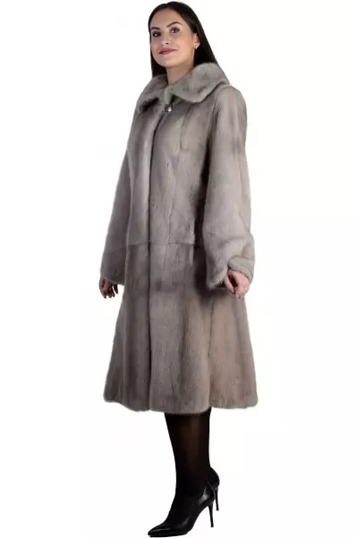Gray fur coat (65 mga larawan): light grey, grey-blue and grey-beige fur strip models 338_45