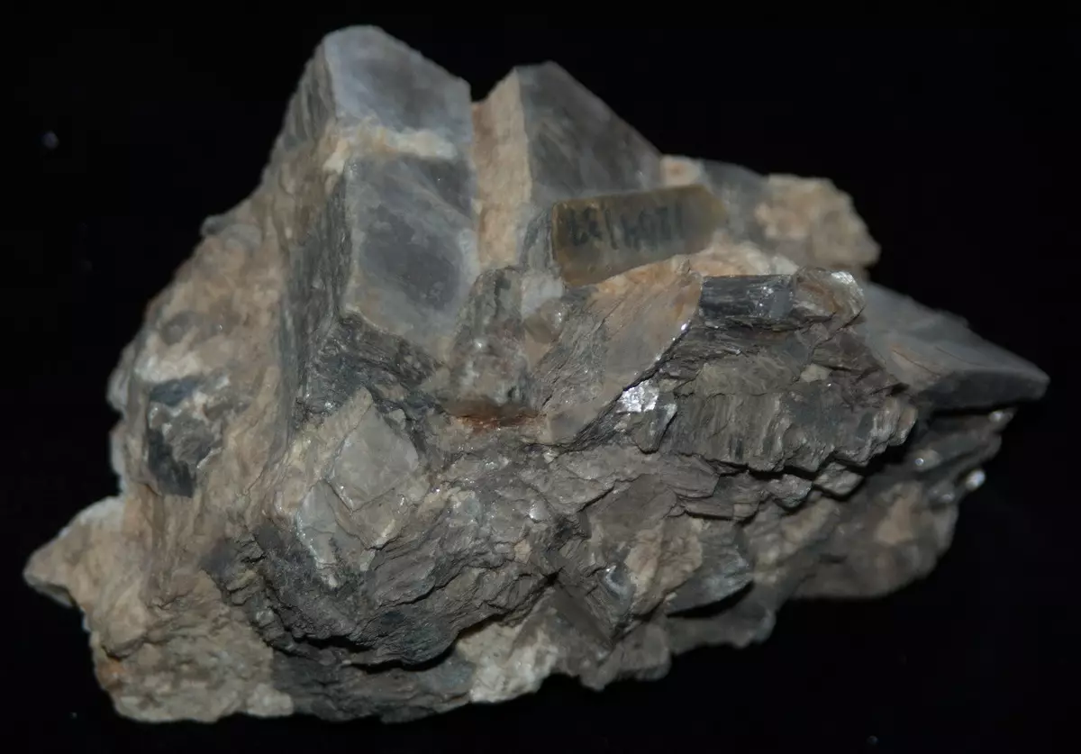 Muskovit: La stabileco de la mineralo al Weatlate, klaso kaj grupo de moskovito, origino kaj apliko de glimo 3396_18