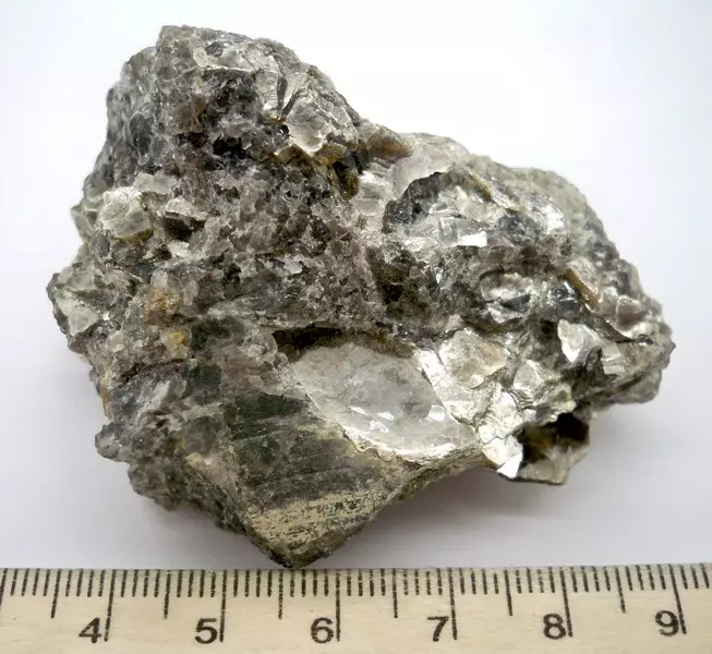 Muskovit: La stabileco de la mineralo al Weatlate, klaso kaj grupo de moskovito, origino kaj apliko de glimo 3396_4