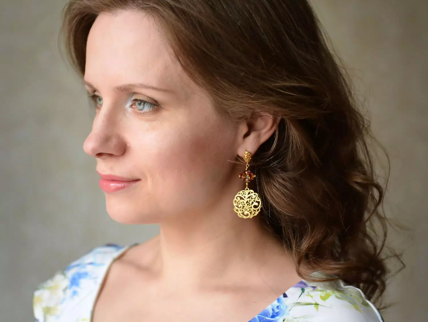 સોનું ઢોળ earrings (62 ચિત્રો): ગિલ્ડીંગ સાથે ચાંદીના મોડેલ્સ, ટર્કીથી ચાંદીના earrings 3409_18