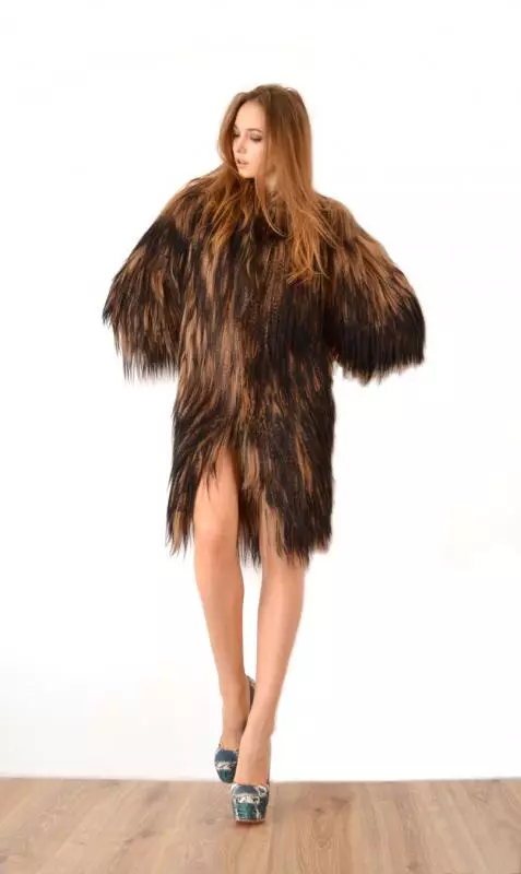 Хака кожено палто (24 снимки): това, което е толкова хубаво кожено палто от косми от този могъщ животно, как да изберете какво да спя с 340_10