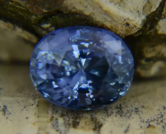 Sapphire sintetike: Çfarë është? Çfarë do të thotë Sapphire hidrotermale? Prodhimi i gurit artificial 3410_26