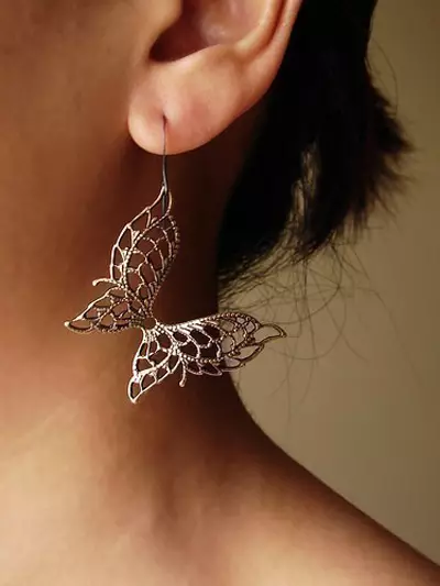 Butterfly earrings (41 photos): what to wear and whom the models are suitable in the form of butterflies 3417_22