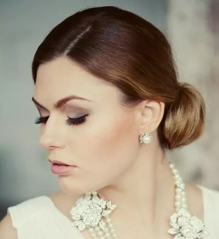 Earrings Wedding (37 Foto): Model Pernikahan untuk Pengantin Wanita, Anting Panjang 3419_12