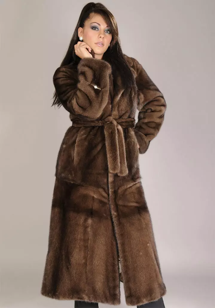 Long fur coats (34 photos): Fur model in the floor, how to wear 341_12