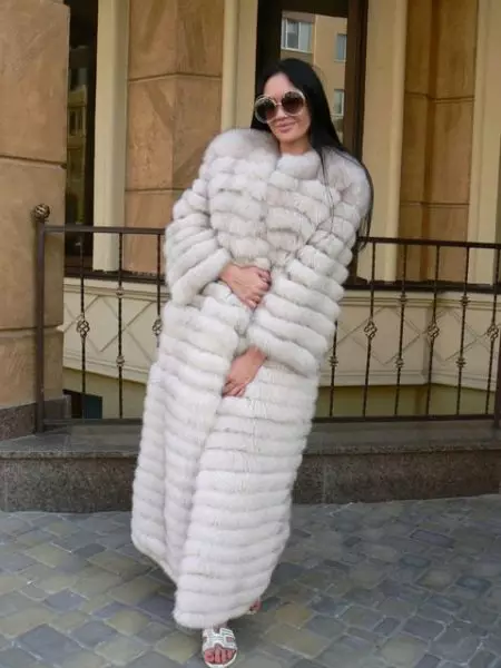 Uzun Kürk Palto (34 Fotoğraf): Zemindeki Kürk Modeli, Nasıl Giyilir? 341_14