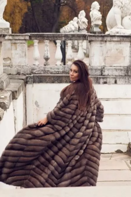 Дълги кожени палта (34 снимки): модел на кожа в пода, как да се носят 341_30