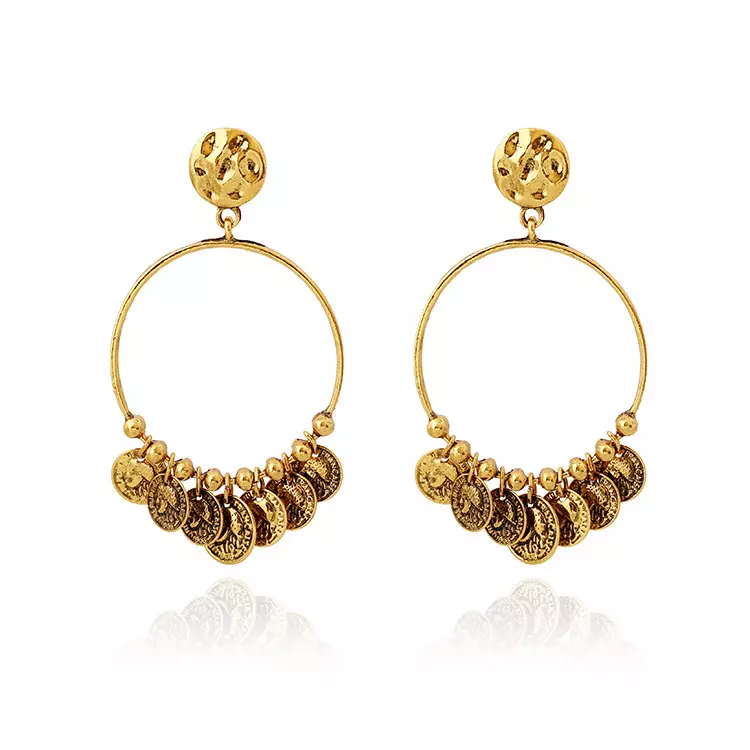 Round earrings (64 photos): Gold and silver earrings, models for a round face, black earrings round from two sides 3421_7