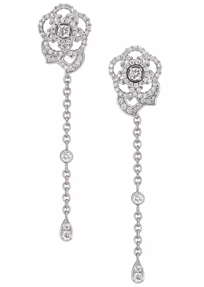 Earrings Emas Putih (85 Foto): Model dengan Safir, anting-anting mendorong dengan mutiara dan tanpa batu 3431_27